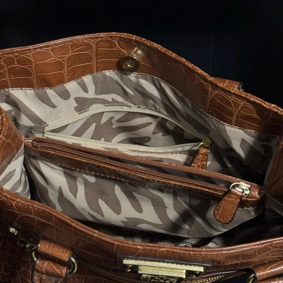 Anne Klein - Picture 4 of 6